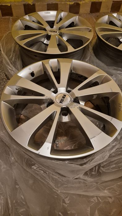 Alufelgi 17" Toora T585 5x110 ET40 7.5J