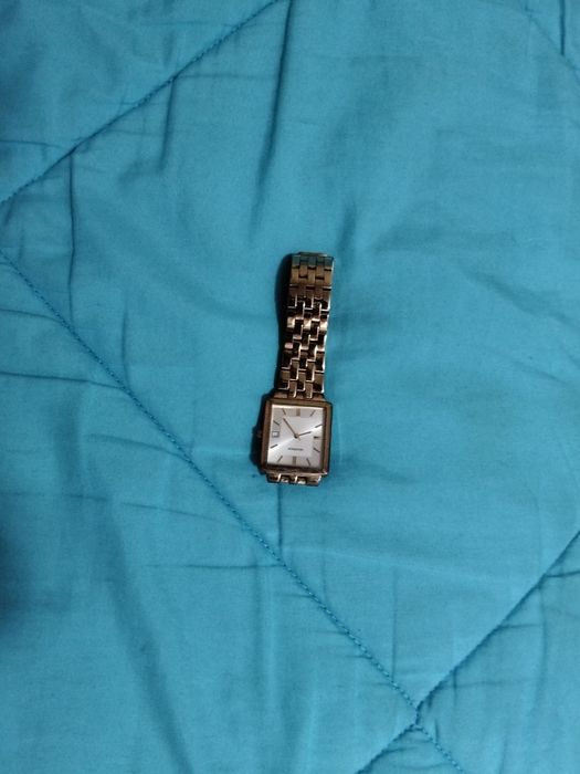 Relógio Masculino Sekonda Retangular – Aço Inoxidável Dourado, com Calendário (Modelo 3313)