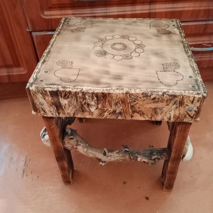 Продам стул,ручная работа.