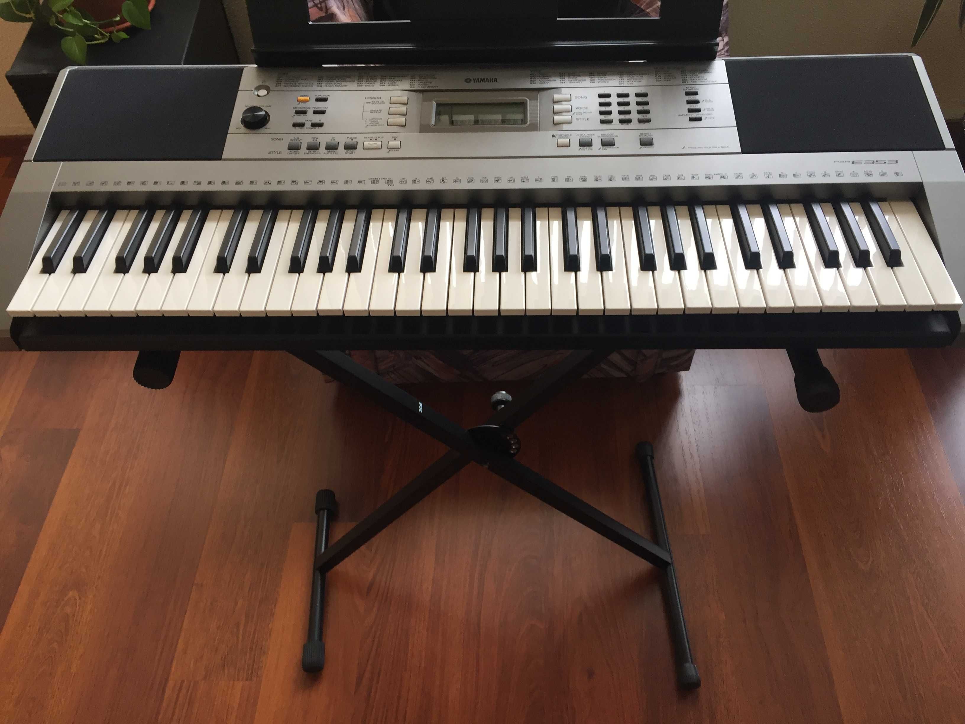 Teclado Yamaha PSR E353 Montijo E Afonsoeiro • OLX.pt