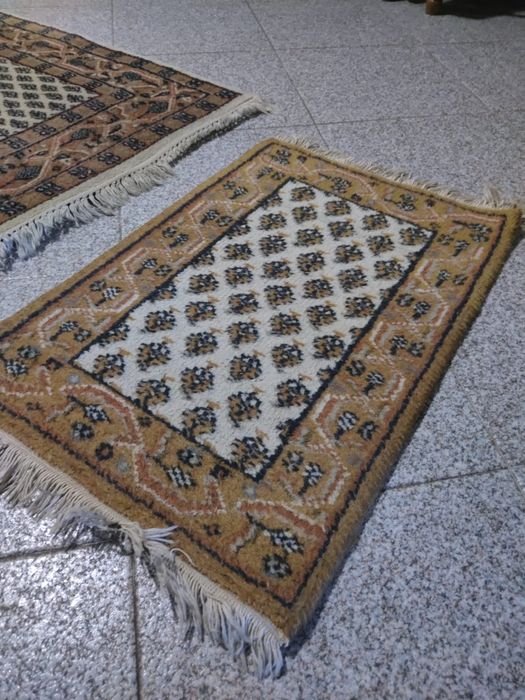 Tapetes tecidos á mão