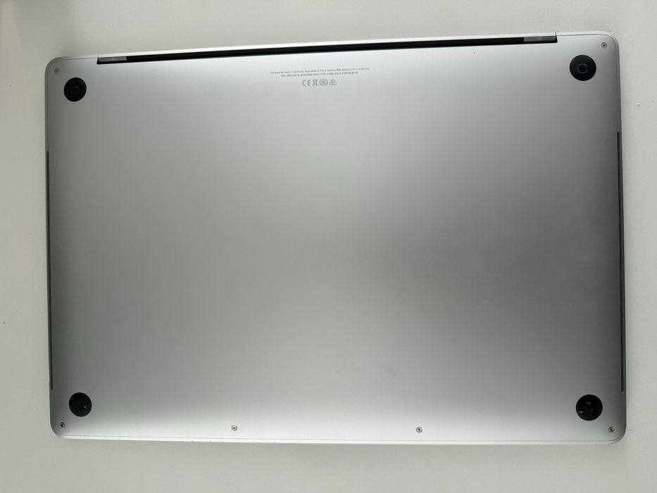 Apple Macbook Pro 15 2019 i7/ 32 / 512