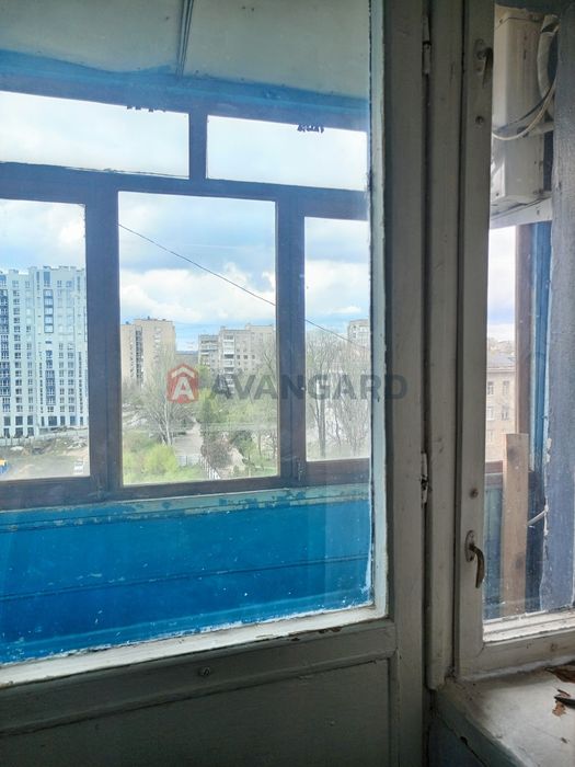 Продається 3-кімнатна на Набережний