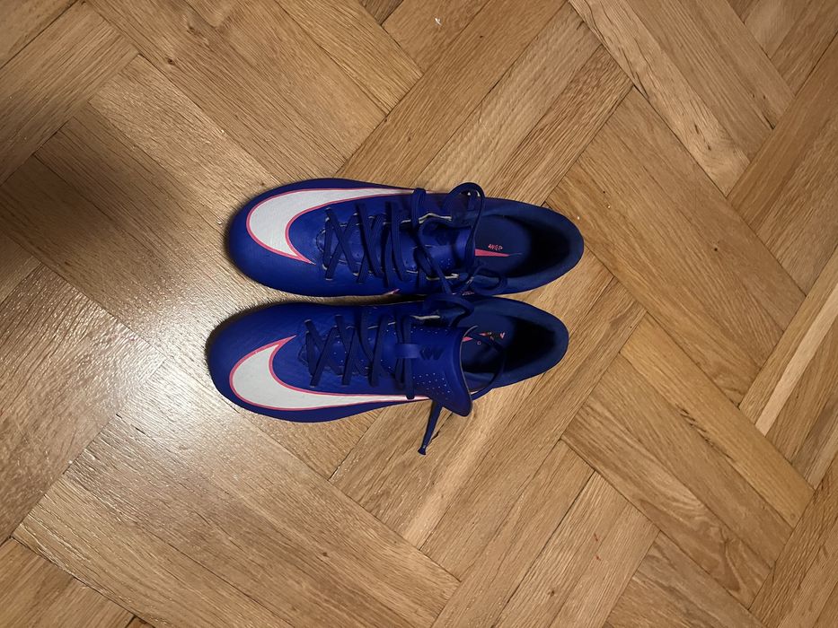 Buty korki Nike prawie nowe