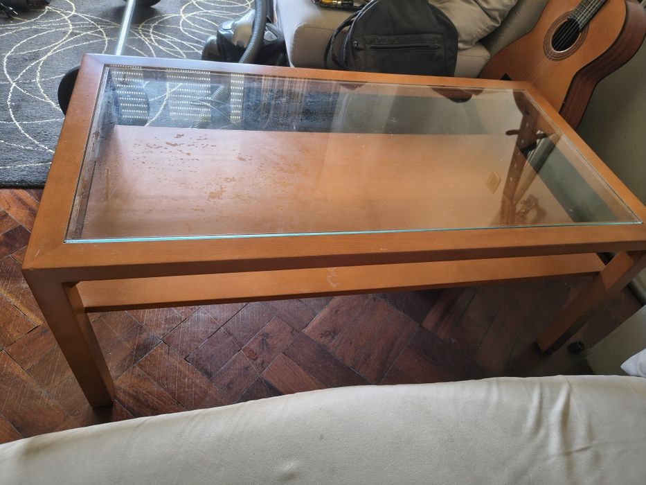 Mesa de sala com tampo em vidro, excelente estado