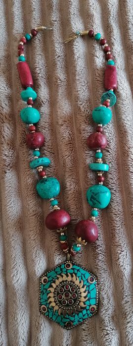 Colares diversos