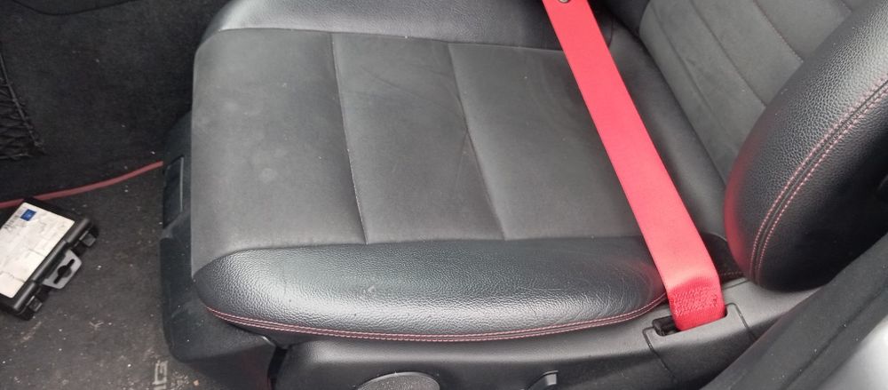 Pasy bezpieczeństwa mercedes c 204