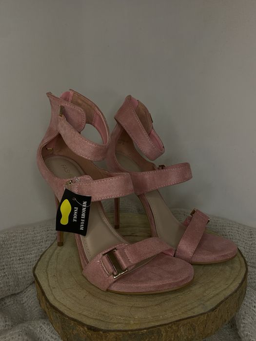 Sandalias de salto alto FashionNova