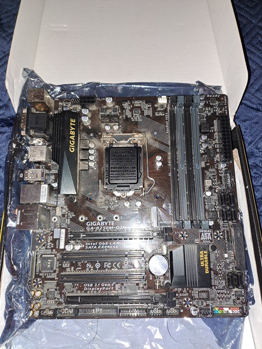 Corsair CX650M / Pentium G4600 / Gigabyte B250-D3H /DeepCool Tesseract