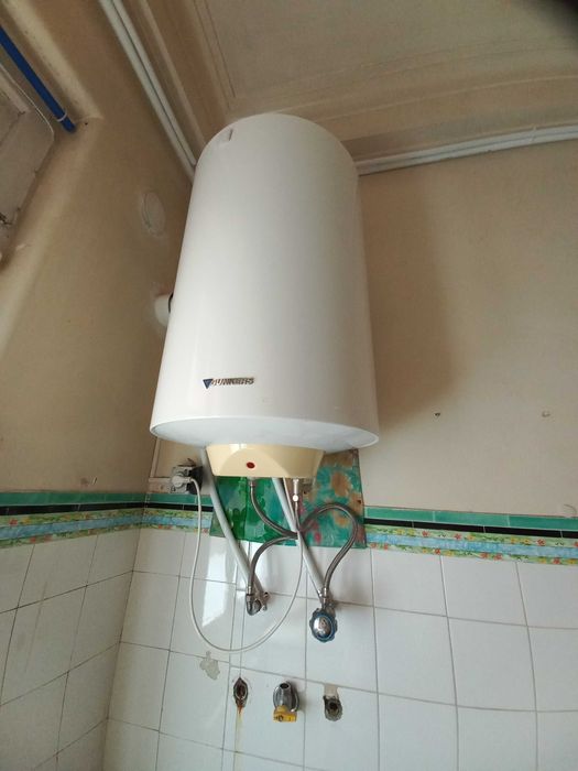 Vendo cilindro elétrico Junkers, em bom estado de funcionamento.