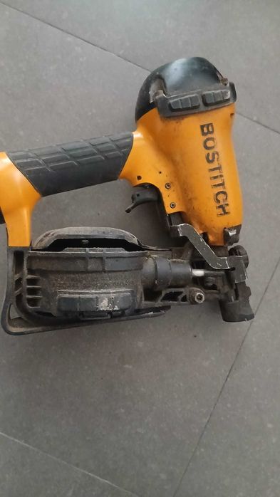 Pistola Pregos Bostich