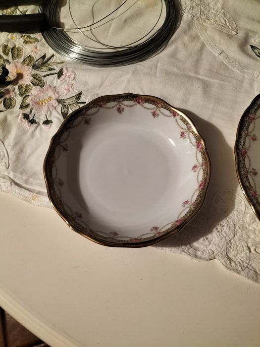 Dois pratos da Bavaria, com bordo de ouro