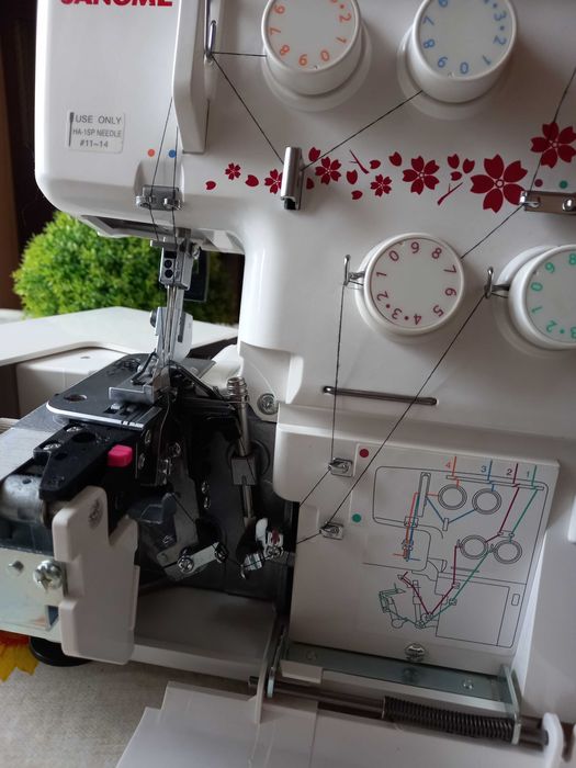 Maszyna do szycia Juno 990D