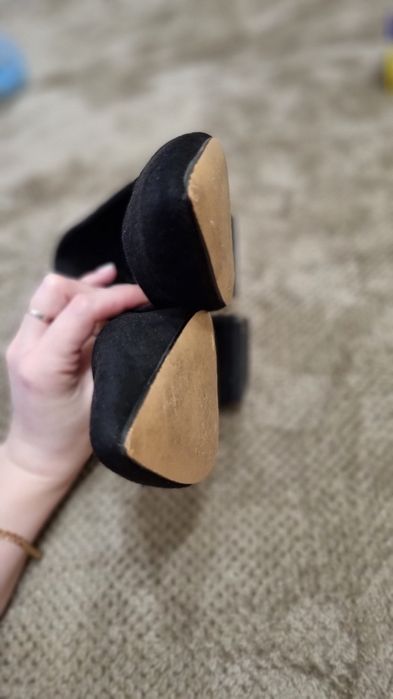 Классика! Черные Туфли лодочки,  очень удобные! Толстый каблук. 37 р.П