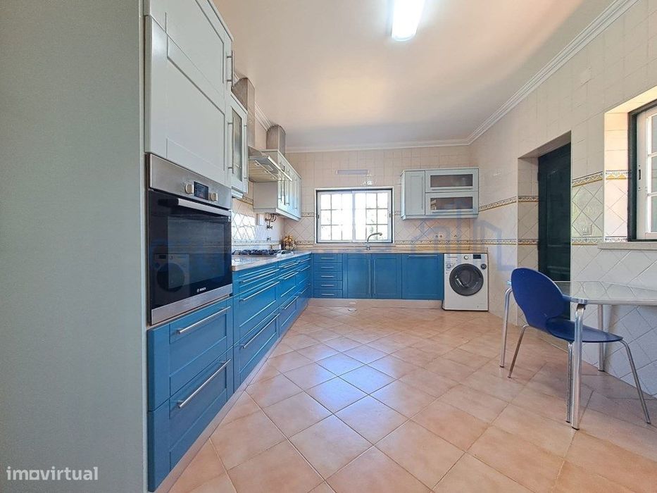 Moradia T3 com garagem em Alvorninha