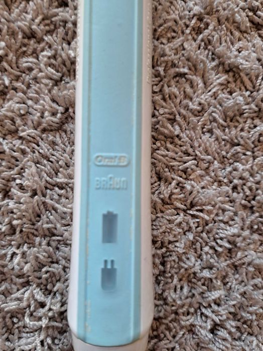 Szczoteczka elektryczna do ręków Oral B Braun