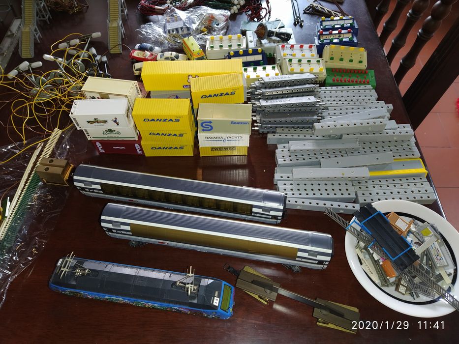 Grande maquete de comboios