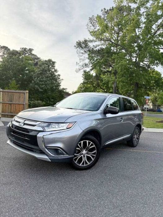 Mitsubishi Outlander LE 2018