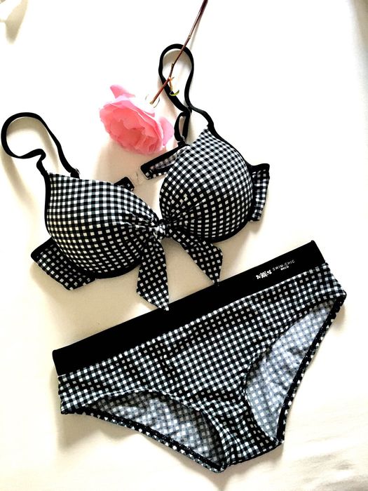 Biquíni confortável e interessante de padrão