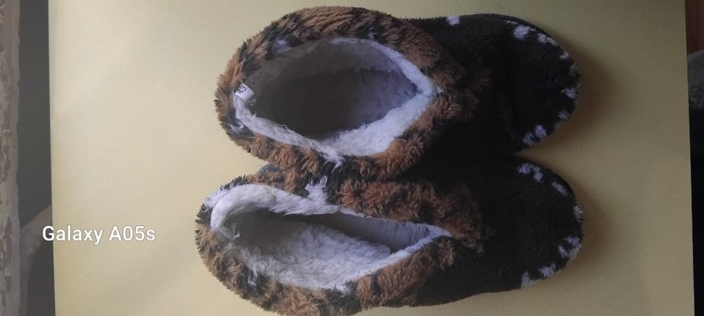 Теплі капці на овчині з посиленою войлочною підошвою 43 розмір