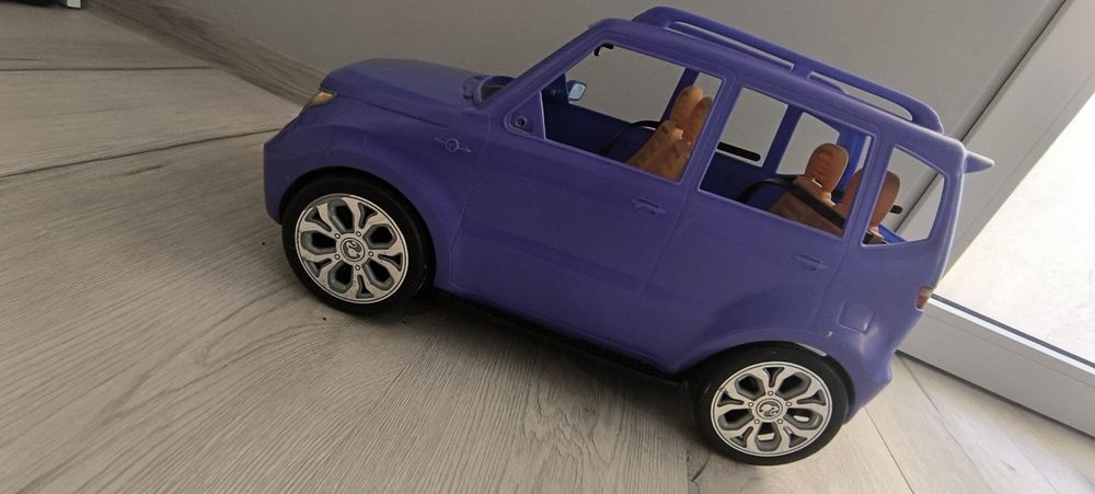 SUV barbie samochód na 4 lalki