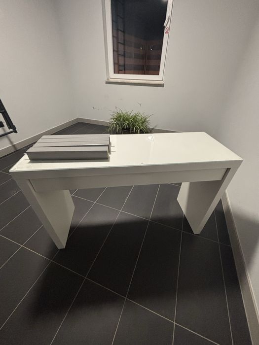 Toaeltka ikea biala ze szklem