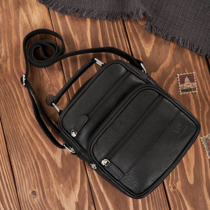 saszetka męska na ramię skórzana elegancka do pracy praktyczna czarna