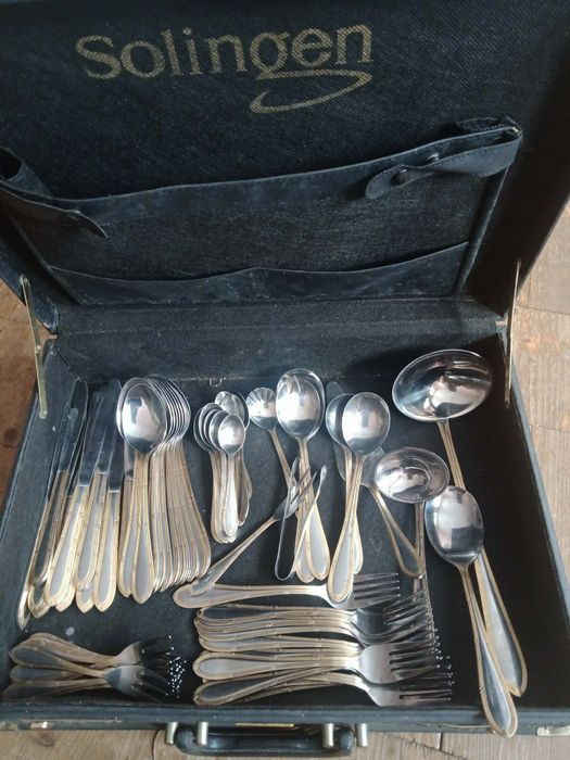 Продам столовий набір фірми Soligen