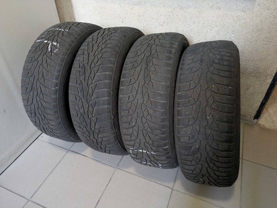 Sprzedam 4 używane zimowe opony  Nokian 205/60 R16