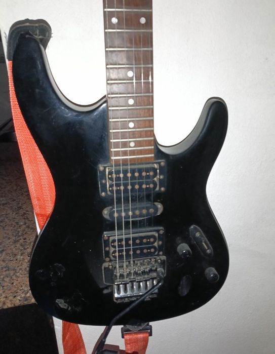 Guitarra elétrica IBANEZ S 270 HSH com Floyd Rose Ibanez