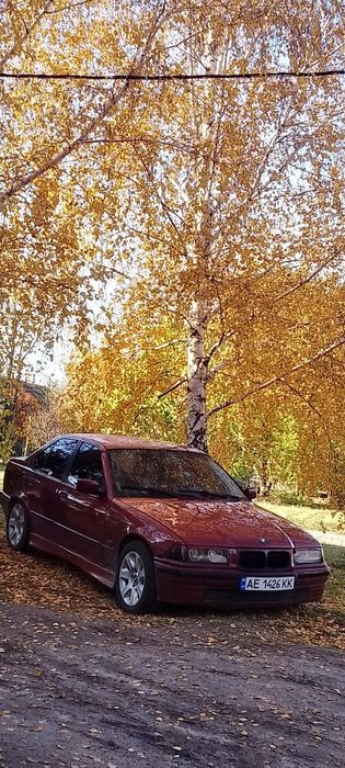 Продам машину БМВ е36