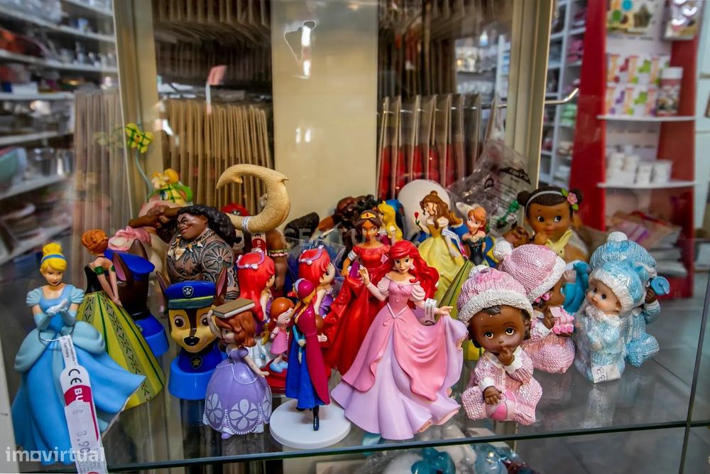 Loja para Venda na Pontinha - Localização Privilegiada com 60m²