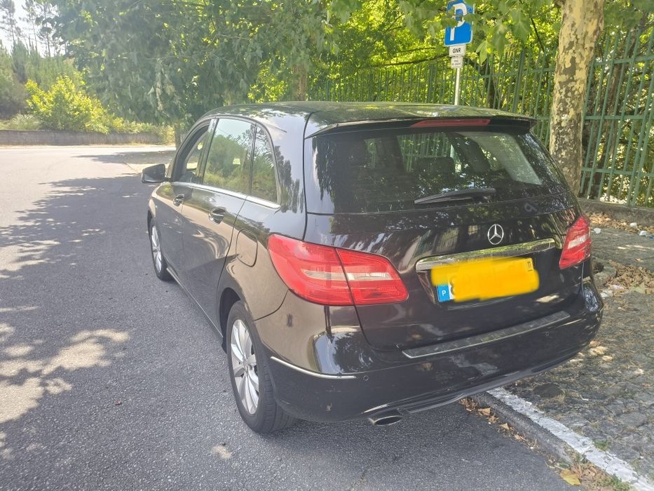 Mercedes B180 CDI (W246) 1.8 Mercedes – Impecável / Prático e Económico