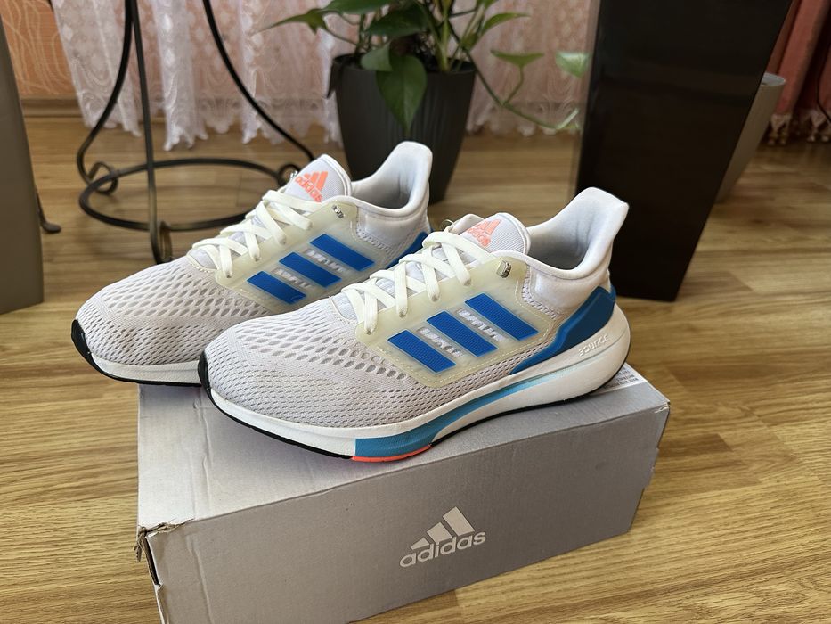 Кросівки Adidas 42.5