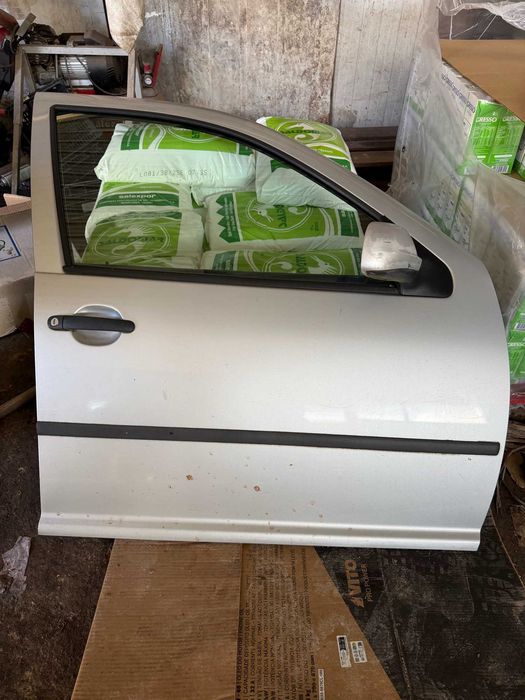 Peças Golf IV 1.4 90 cv desde 25 € — portas, capô e para-choques