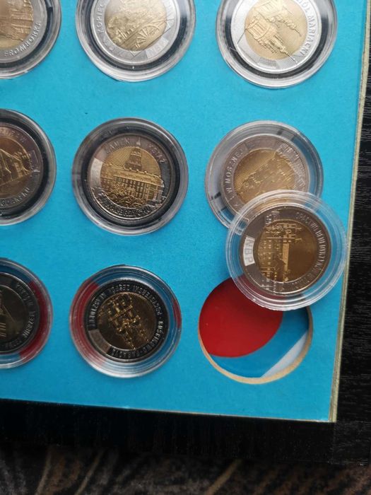 zestaw monet 5zł 20 szt w albumie i kapslach