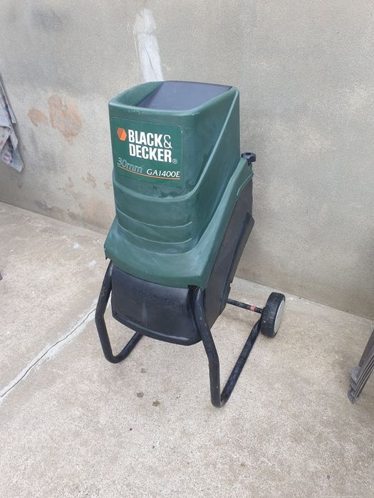 Triturador de ramos black & decker GA1400E