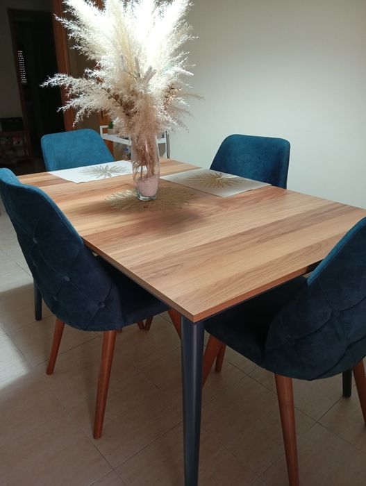 Conjunto de mesa como nova