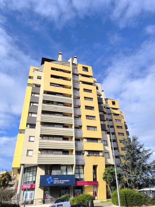 Apartamento T2 com 2 casas de banho e ar condicionado