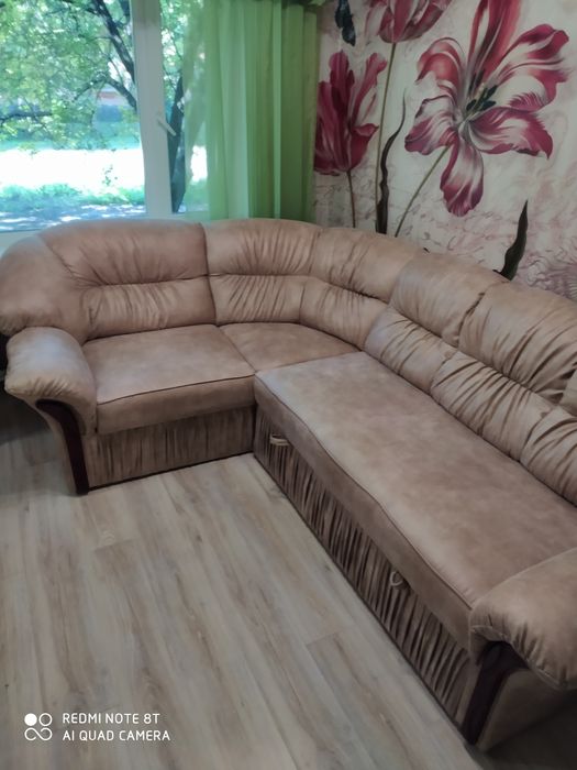 Ремонт и перетяжка мягкой мебели. Большой выбор ткани. Фурнитура .