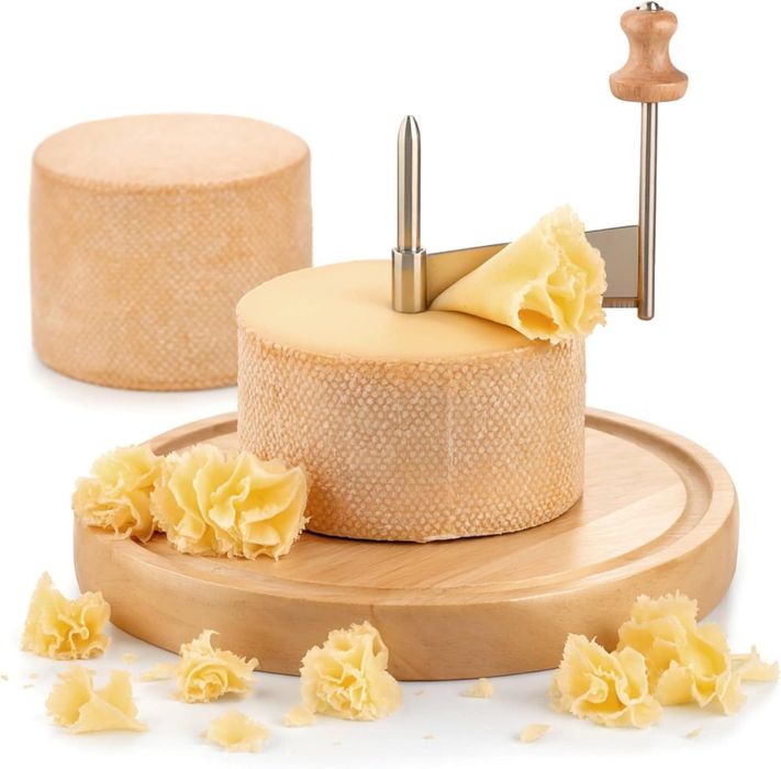 Raspador de queijo com manivela, lâmina e base em madeira. Novo!