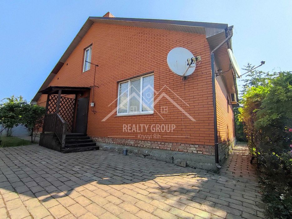 Продаж сучасного двоповерхового будинку на Ластівці