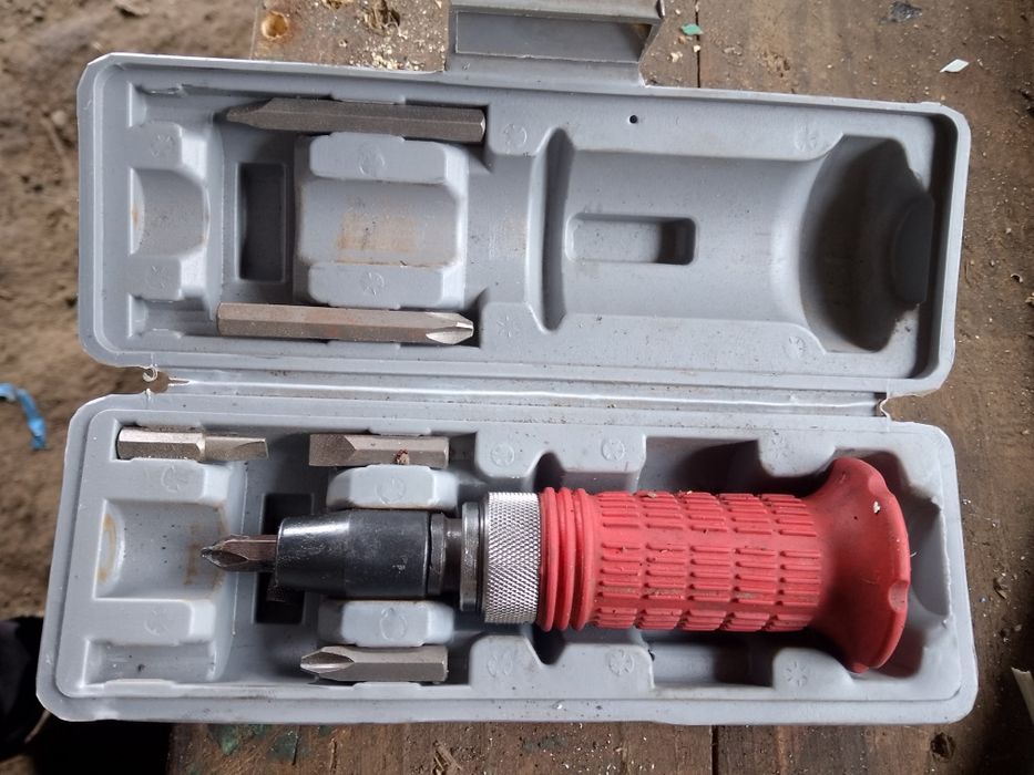 Продам ударну отвьортку