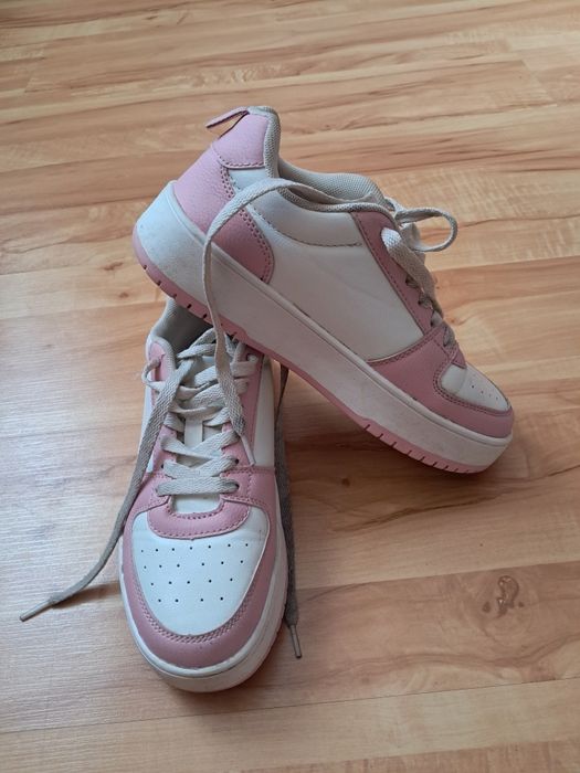 Trampki sneakersy na platformie 3cm Primark