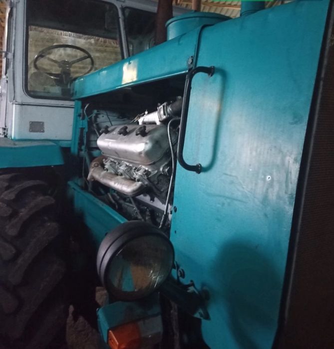 Трактор ХТЗ Т-150, двигун ЯМЗ-236, на 180 к.с., з 5 корп. ПЛУГОМ, 1990