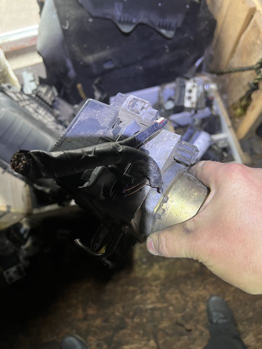 MR955425 Mitsubishi блок abs mitsubishi pajero sport