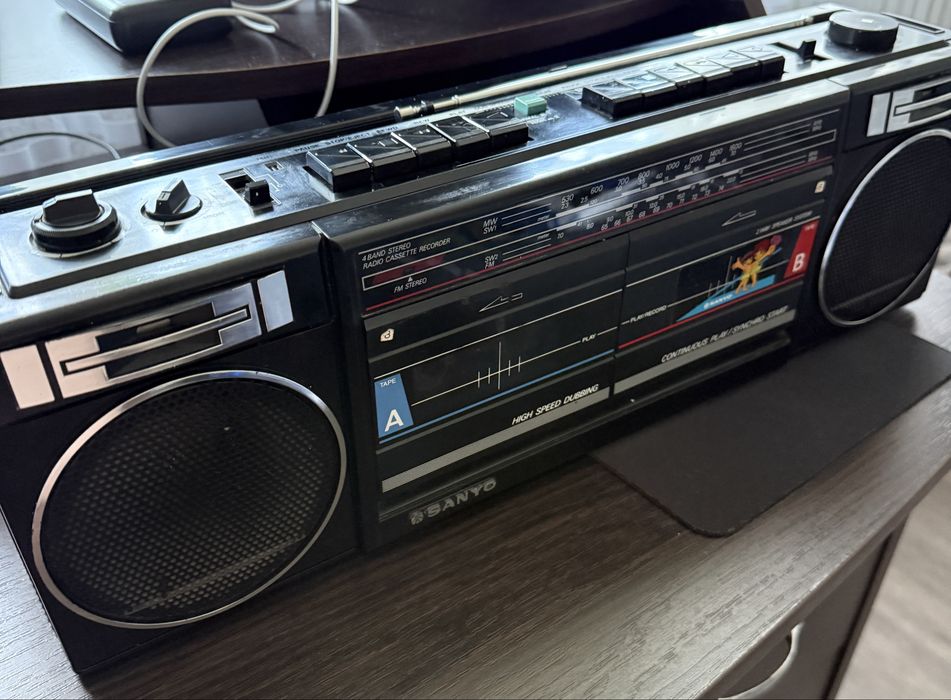 Продам магнітофон SANYO
