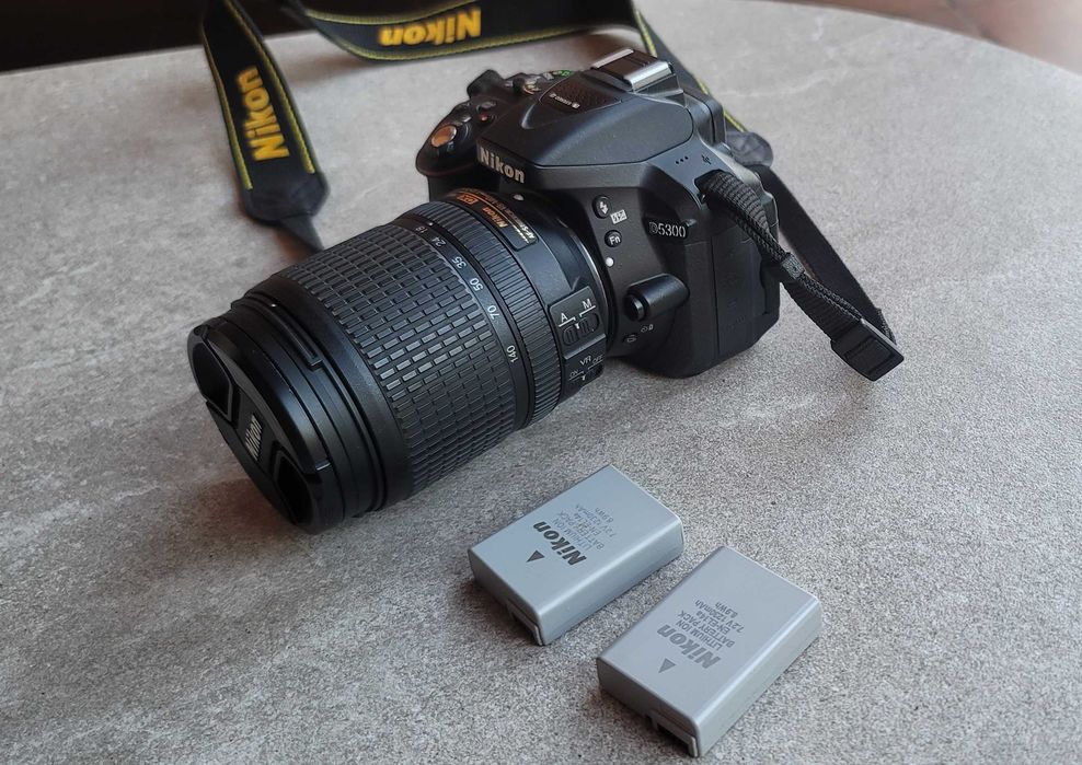 Фотоапарат Nikon D5300 kit (18-140mm VR) + сумка Case Logic