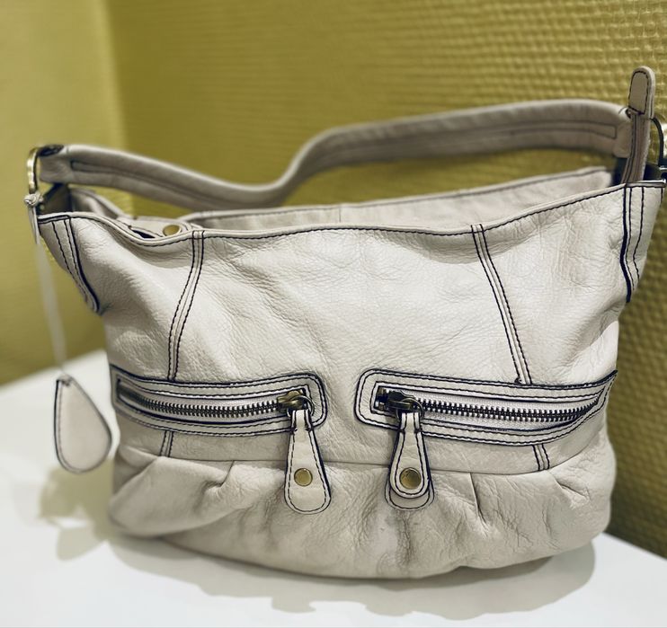 Продам две светлыз сумки на лето