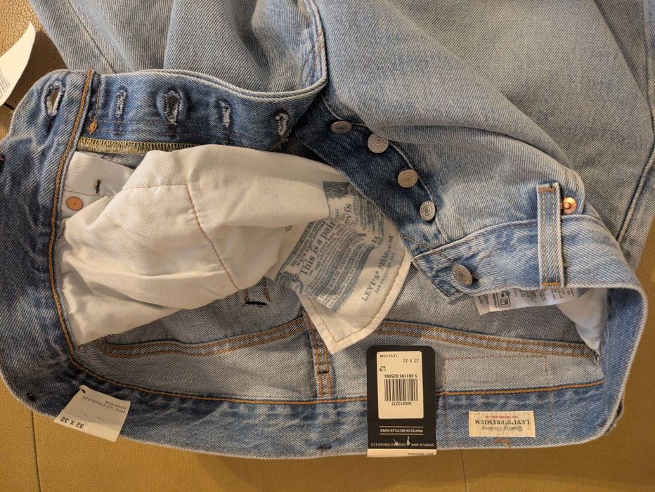Dżinsy "Levi's" 501, rozmiar 32/32, jasnoniebieski. Nowy. Pozdrawiam.